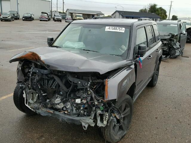 1C4NJPBAXFD263857 - 2015 JEEP PATRIOT GRAY photo 2