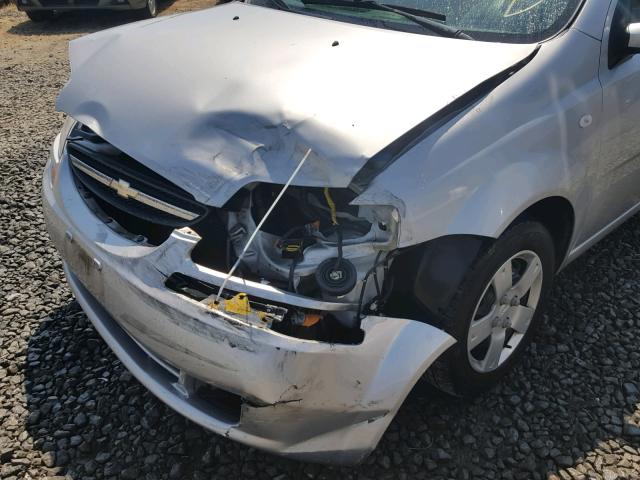 KL1TD66606B514788 - 2006 CHEVROLET AVEO BASE Күміс фото 9