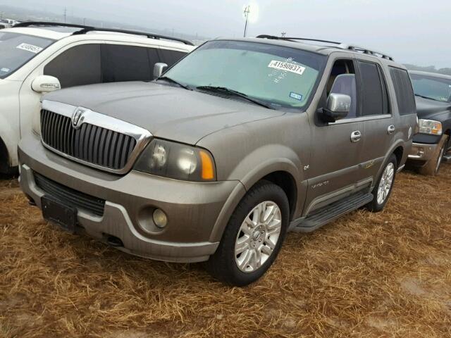 5LMFU27R34LJ10357 - 2004 LINCOLN NAVIGATOR TAN photo 2