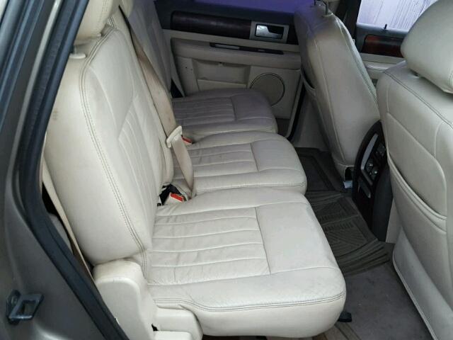 5LMFU27R34LJ10357 - 2004 LINCOLN NAVIGATOR TAN photo 6