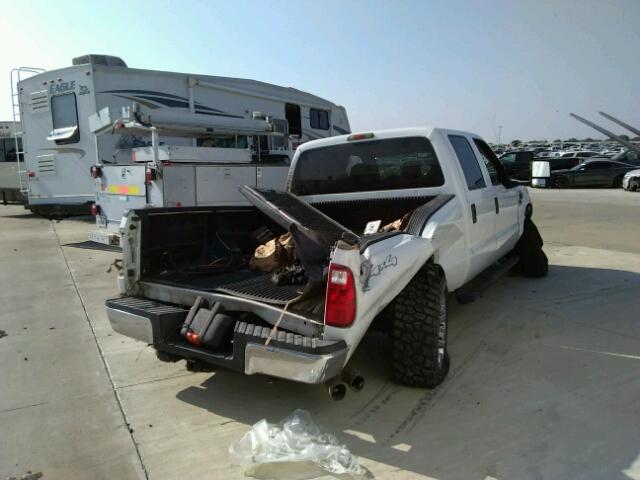 1FTSW21R09EB17044 - 2009 FORD F250 SUPER WHITE photo 4