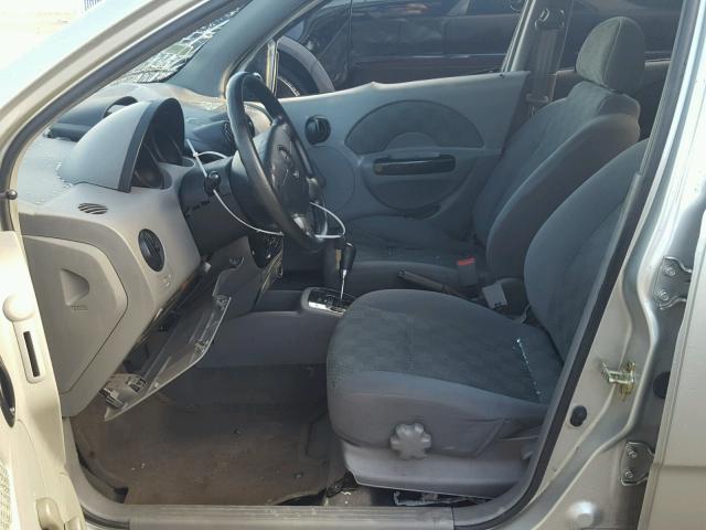 KL1TD52664B199587 - 2004 CHEVROLET AVEO GRAY photo 5