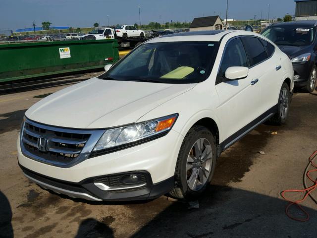 5J6TF2H54DL800046 - 2013 HONDA CROSSTOUR WHITE photo 2