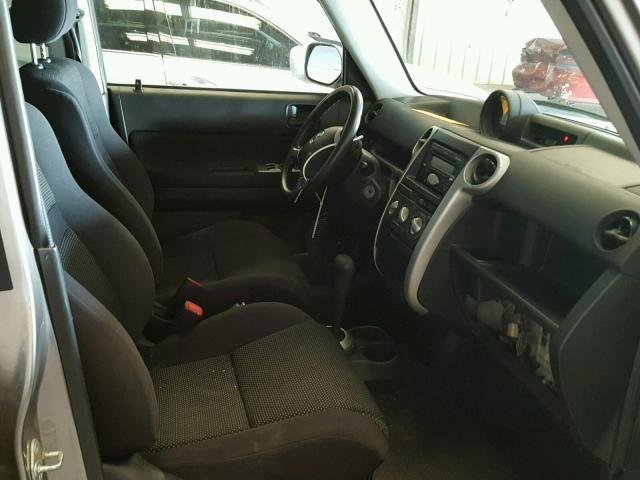 JTLKT324740146648 - 2004 TOYOTA SCION XB Сұр фото 5