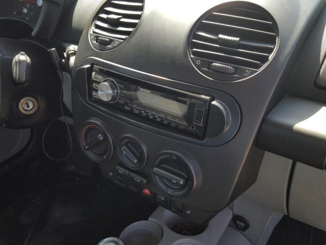 3VWBB61C7WM034017 - 1998 VOLKSWAGEN NEW BEETLE 银色 照片 9