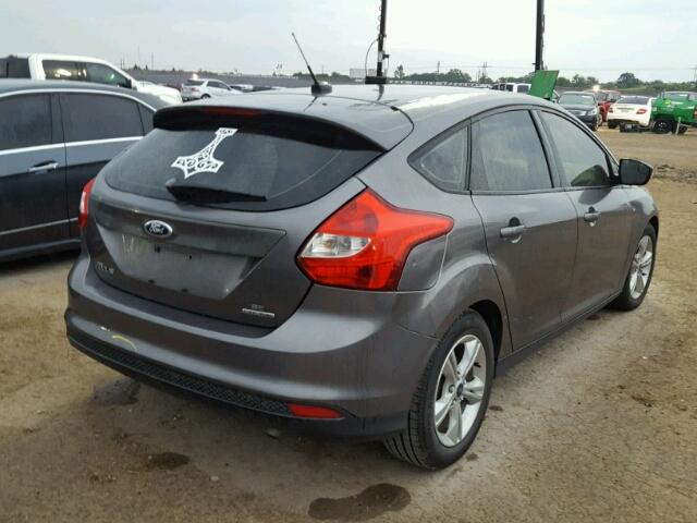 1FADP3K27EL336074 - 2014 FORD FOCUS GRAY photo 4