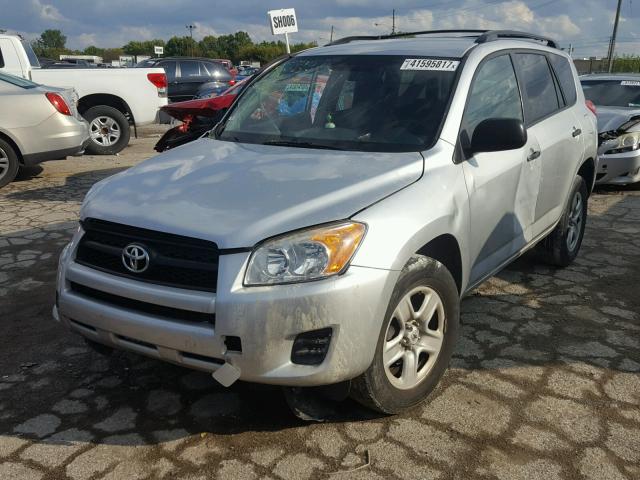 2T3BF4DV0BW095355 - 2011 TOYOTA RAV4 银色 照片 2