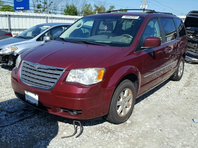 2A8HR54169R612921 - 2009 CHRYSLER TOWN & COU MAROON photo 2