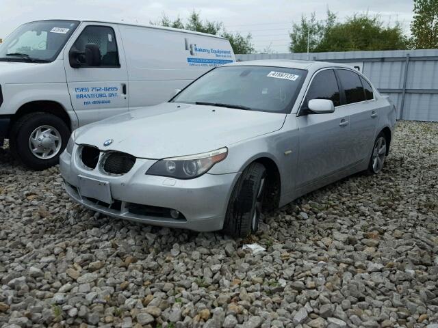 WBANF73577CU26682 - 2007 BMW 530 XI SILVER photo 2