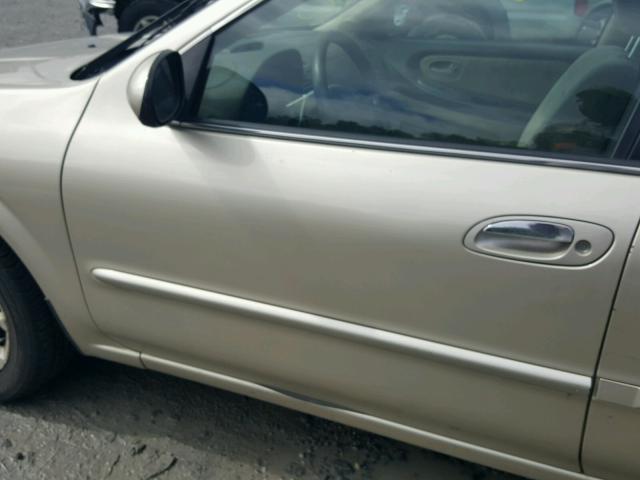 JN1CA31D11T614751 - 2001 NISSAN MAXIMA GXE BEIGE photo 10