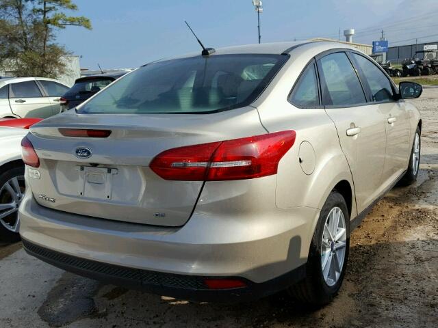 1FADP3F29HL244348 - 2017 FORD FOCUS SILVER photo 4