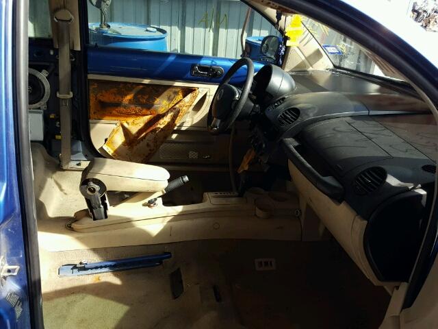 3VWCT21C61M405932 - 2001 VOLKSWAGEN NEW BEETLE 蓝色 照片 5