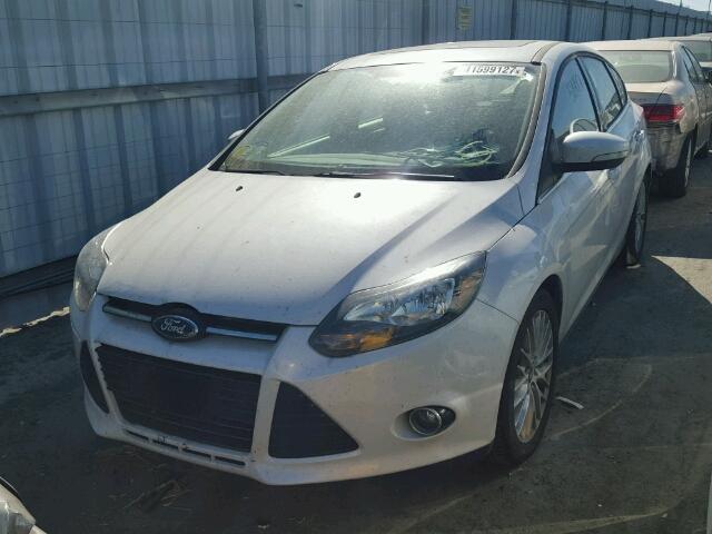 1FADP3N2XDL190666 - 2013 FORD FOCUS TITA WHITE photo 2