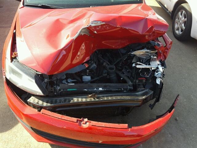 3VW2K7AJ4CM378386 - 2012 VOLKSWAGEN JETTA RED photo 7