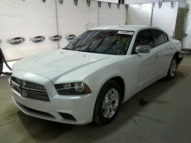 2C3CDXBG6EH314120 - 2014 DODGE CHARGER SE WHITE photo 2