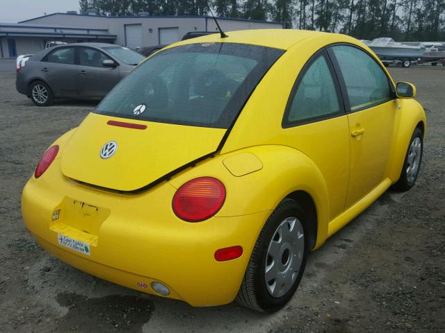 3VWBK21C92M438763 - 2002 VOLKSWAGEN NEW BEETLE 黄色 照片 4