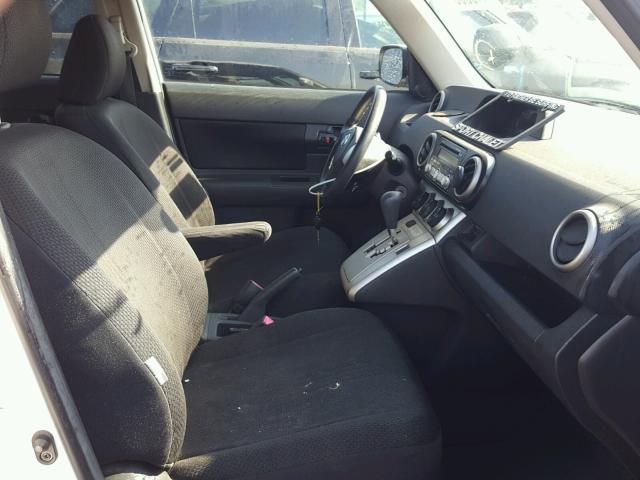 JTLKE50EX81017787 - 2008 TOYOTA SCION XB Weiß Foto 5