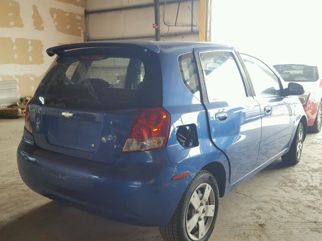 KL1TD62635B388642 - 2005 CHEVROLET AVEO BASE BLUE photo 4