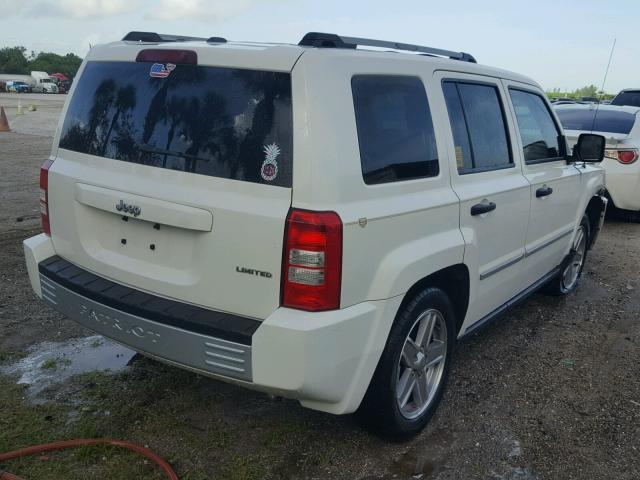 1J8FT48W88D520686 - 2008 JEEP PATRIOT LI WHITE photo 4