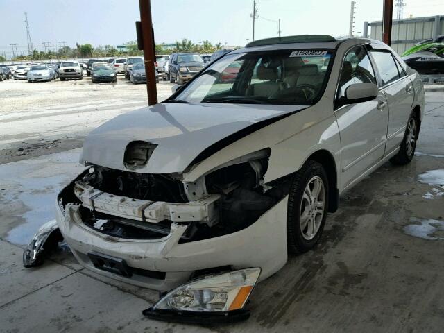 1HGCM56897A191418 - 2007 HONDA ACCORD EX WHITE photo 2