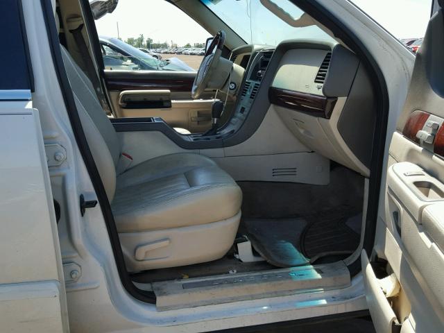 5LMEU88H04ZJ38537 - 2004 LINCOLN AVIATOR 白色 照片 5