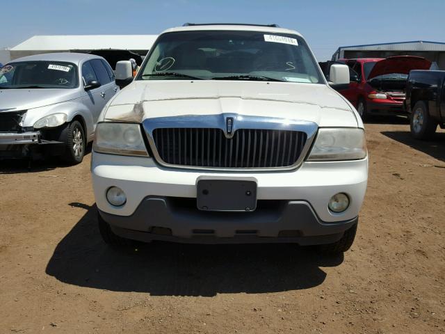 5LMEU88H04ZJ38537 - 2004 LINCOLN AVIATOR 白色 照片 9