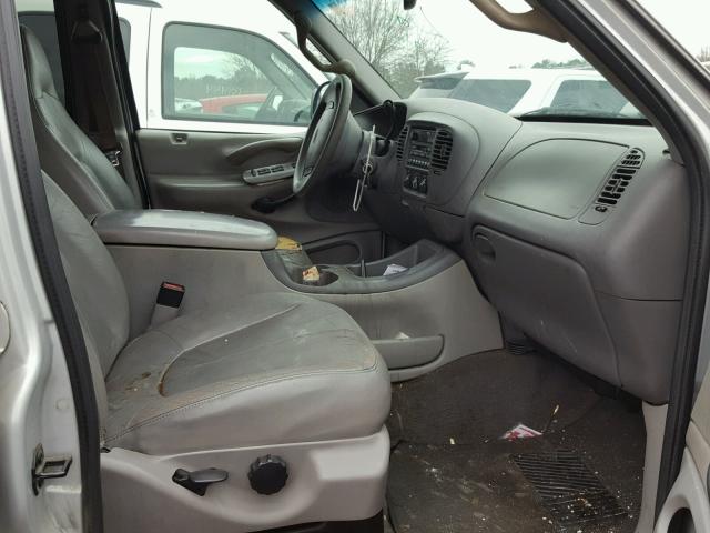 1FMRU15W41LA98766 - 2001 FORD EXPEDITION SILVER photo 1