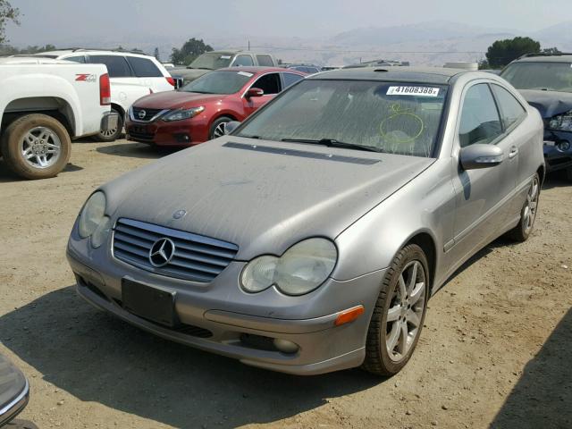 WDBRN64J03A482044 - 2003 MERCEDES-BENZ C 320 SPOR GRAY photo 2