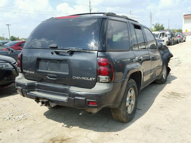 1GNDT13S332162989 - 2003 CHEVROLET TRAILBLAZE BLACK photo 4