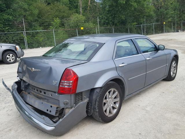 2C3LA63H76H320858 - 2006 CHRYSLER 300C SILVER photo 4