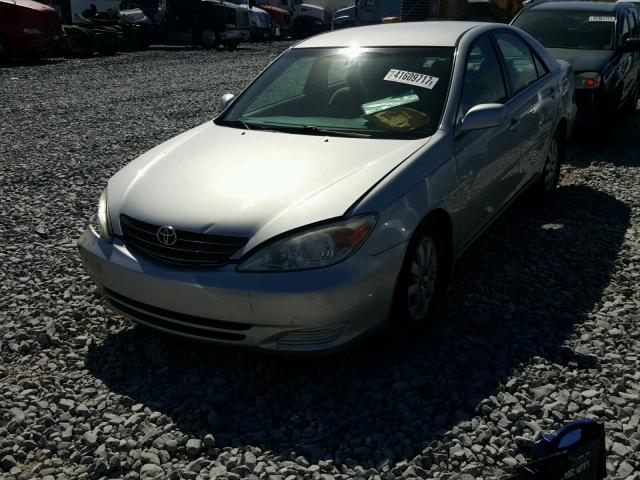 4T1BE30K62U097757 - 2002 TOYOTA CAMRY LE SILVER photo 2