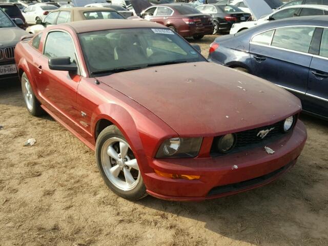 1ZVFT82H755229852 - 2005 FORD MUSTANG RED photo 1