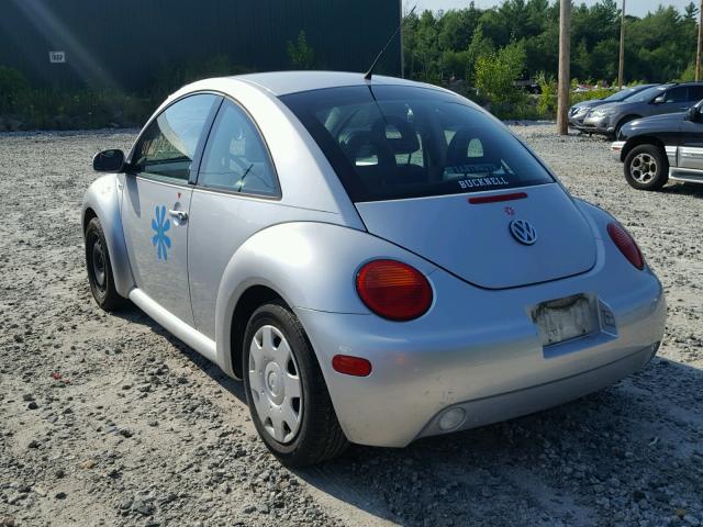 3VWCK21C61M440246 - 2001 VOLKSWAGEN NEW BEETLE 银色 照片 3