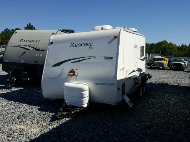 4CT107K2857206311 - 2005 RESR TRAILER WHITE photo 2