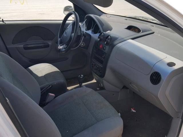 KL1TJ62654B131540 - 2004 CHEVROLET AVEO LS WHITE photo 5