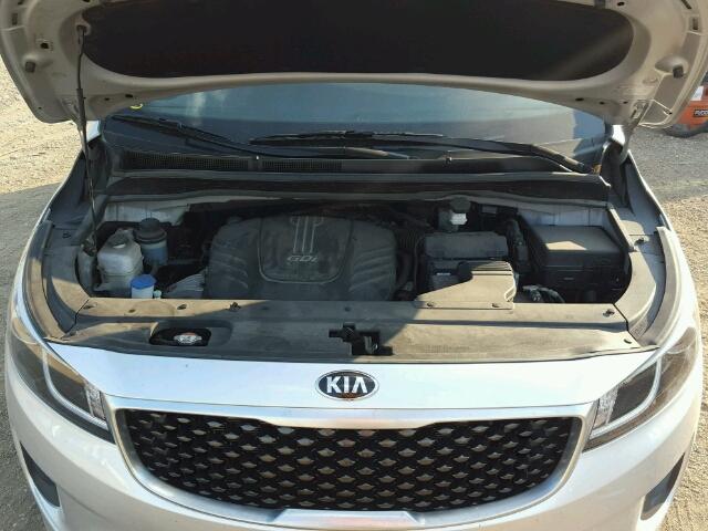 KNDMA5C14F6024940 - 2015 KIA SEDONA L SILVER photo 7