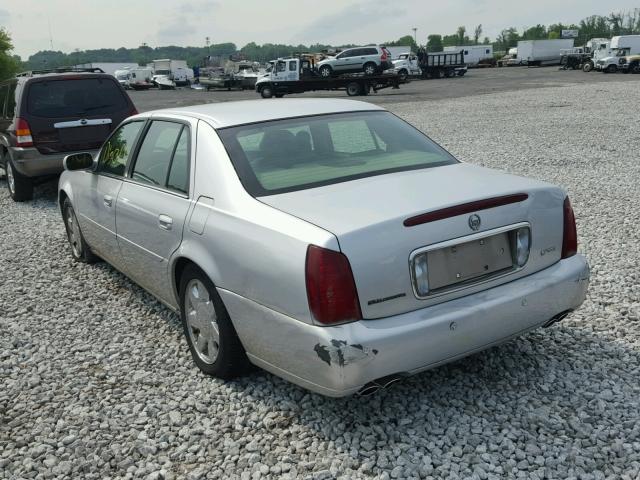 1G6KF5797YU231297 - 2000 CADILLAC DEVILLE DT SILVER photo 3