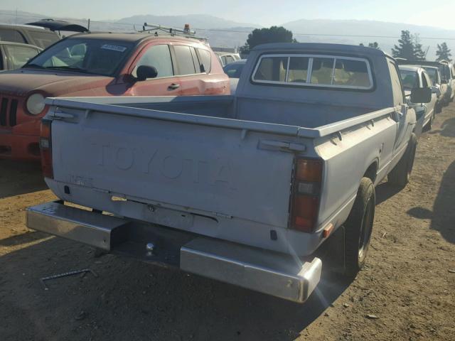 JT4RN44S4B0011825 - 1981 TOYOTA PICKUP / C WHITE photo 4