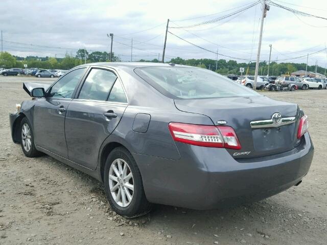 4T4BF3EK6BR144815 - 2011 TOYOTA CAMRY GRAY photo 3