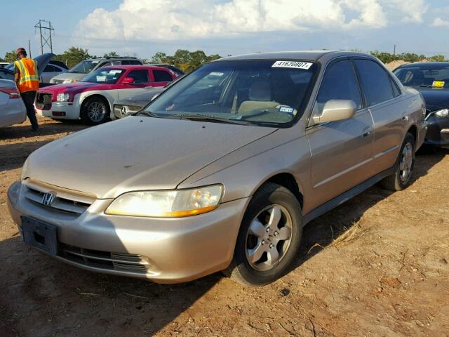 1HGCG56452A013681 - 2002 HONDA ACCORD LX GOLD photo 2