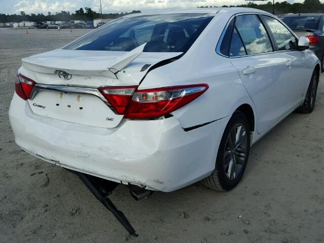 4T1BF1FK8HU767553 - 2017 TOYOTA CAMRY LE თეთრი ფოტო 4