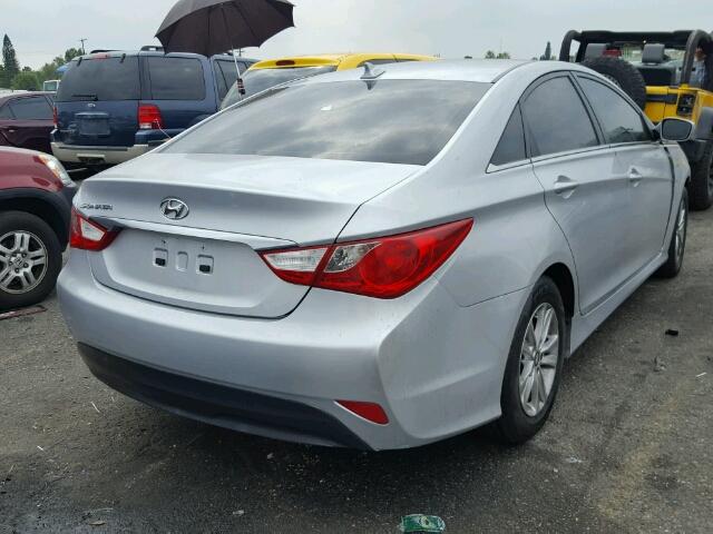 5NPEB4AC6EH924467 - 2014 HYUNDAI SONATA SILVER photo 4