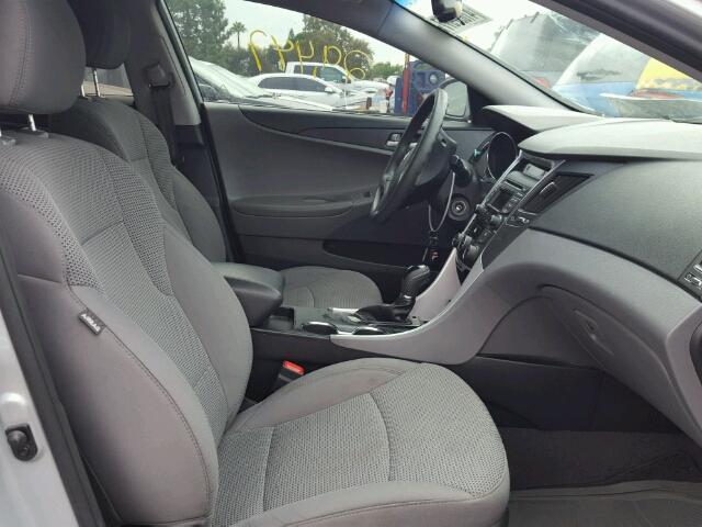 5NPEB4AC6EH924467 - 2014 HYUNDAI SONATA SILVER photo 5