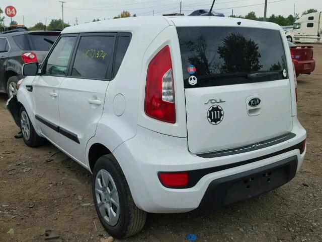 KNDJT2A55C7438140 - 2012 KIA SOUL WHITE photo 3