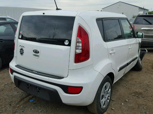 KNDJT2A55C7438140 - 2012 KIA SOUL WHITE photo 4