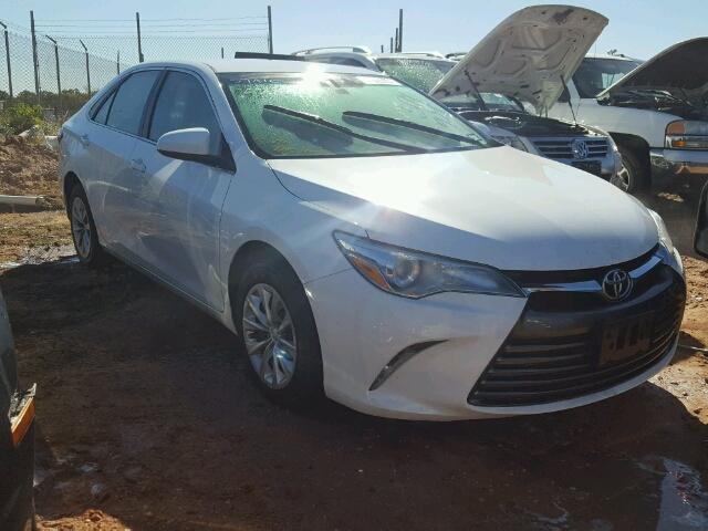 4T4BF1FK5GR537960 - 2016 TOYOTA CAMRY WHITE photo 1