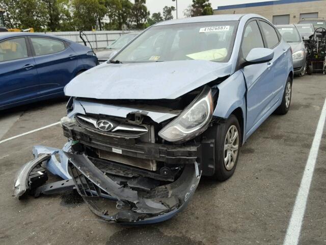 KMHCT4AE9DU556615 - 2013 HYUNDAI ACCENT BLUE photo 2