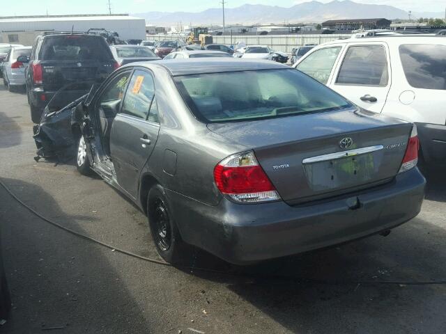 4T1BE32K65U583485 - 2005 TOYOTA CAMRY GRAY photo 3