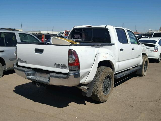 3TMJU4GN9FM189514 - 2015 TOYOTA TACOMA DOU WHITE photo 4