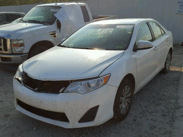 4T4BF1FK0ER433793 - 2014 TOYOTA CAMRY L WHITE photo 2